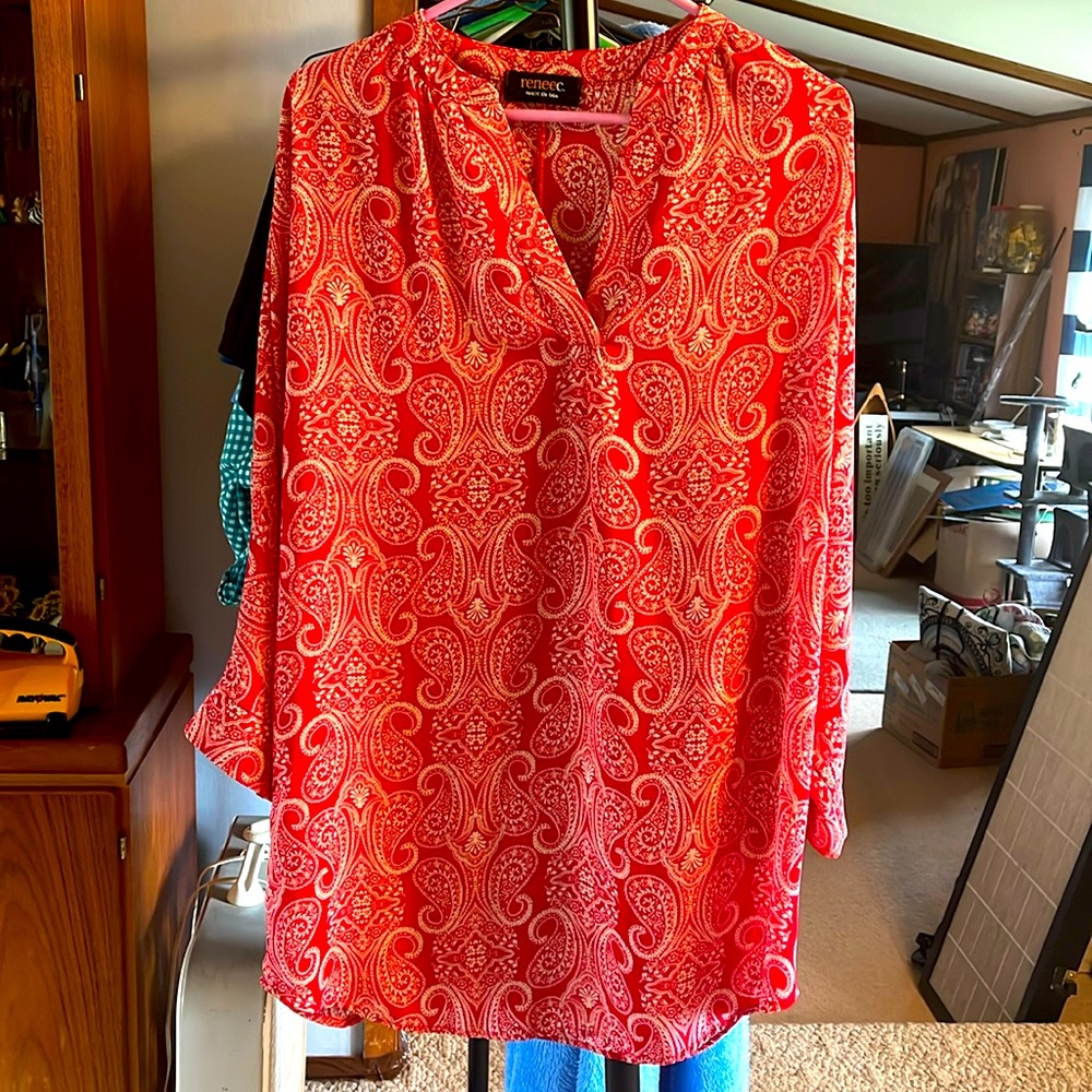 Red and white tunic blouse with bat sleeves. Size large. By ReneeC